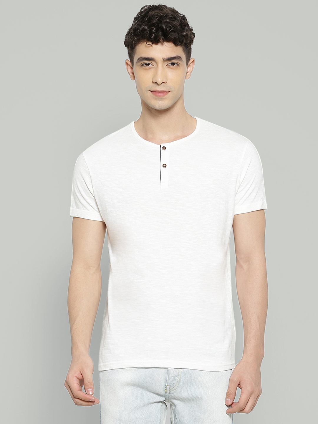 

People Men White Self Design Henley Neck T-shirt