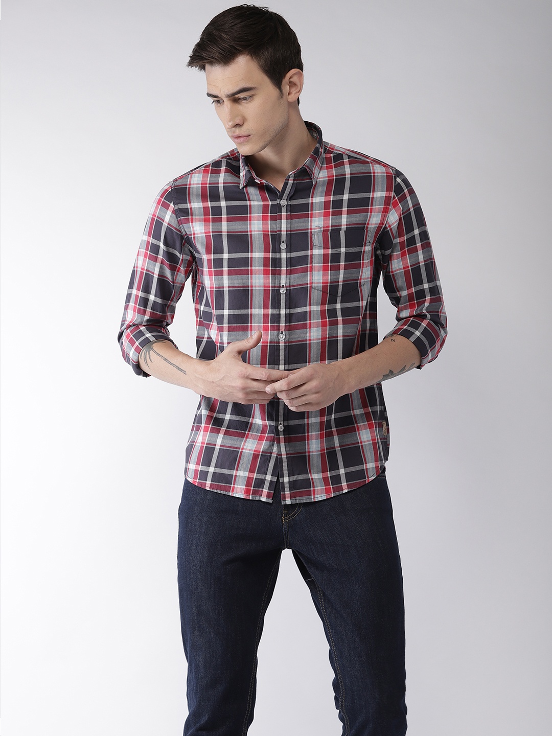 

Flying Machine Men Navy Blue & Off-White Regular Fit Checked Casual Shirt