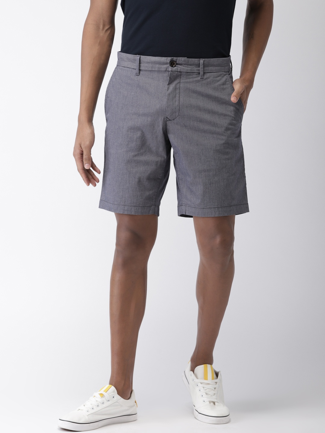 

Tommy Hilfiger Men Navy Blue & Grey Striped Brooklyn Slim Fit Regular Shorts