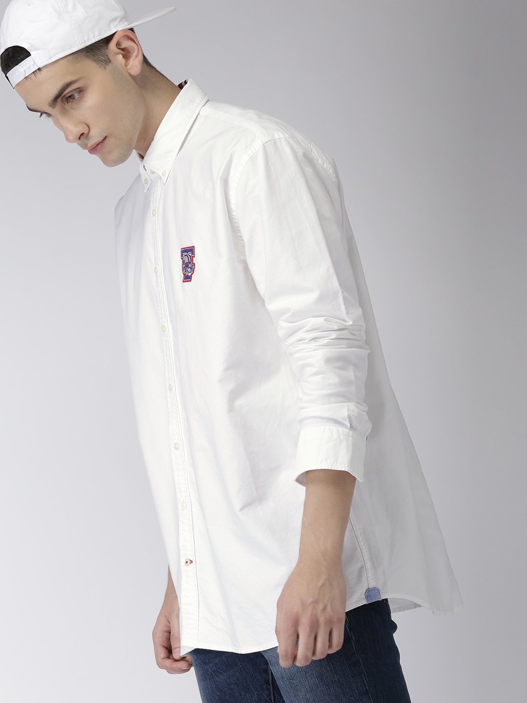 

Tommy Hilfiger Men White Solid Casual Shirt