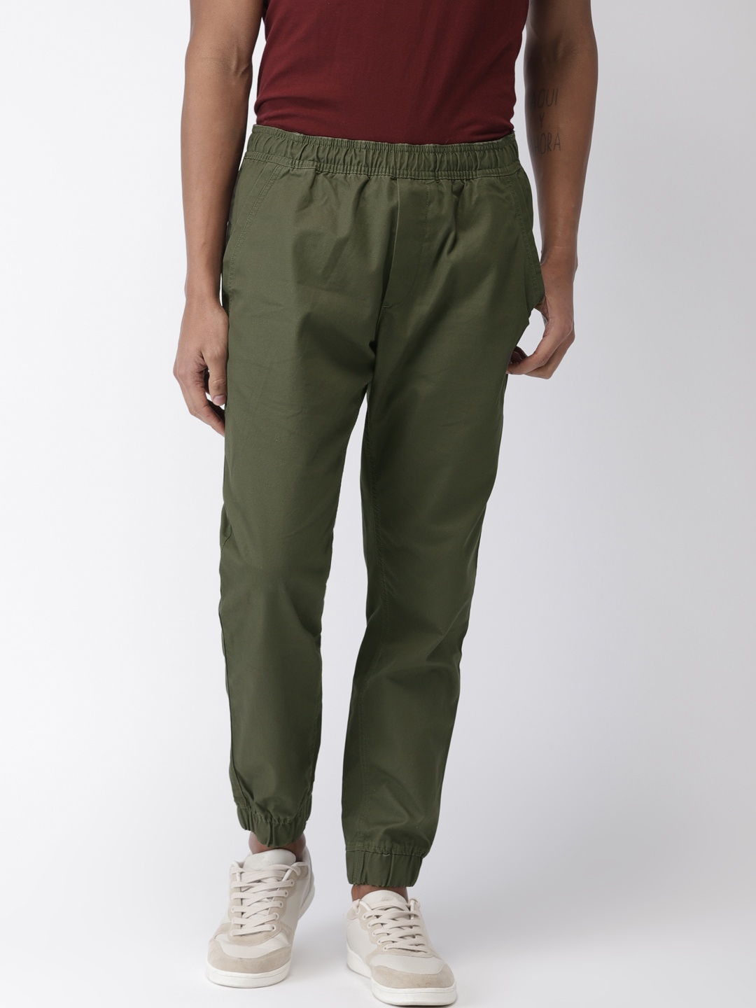 

Tommy Hilfiger Men Olive Green Solid Joggers