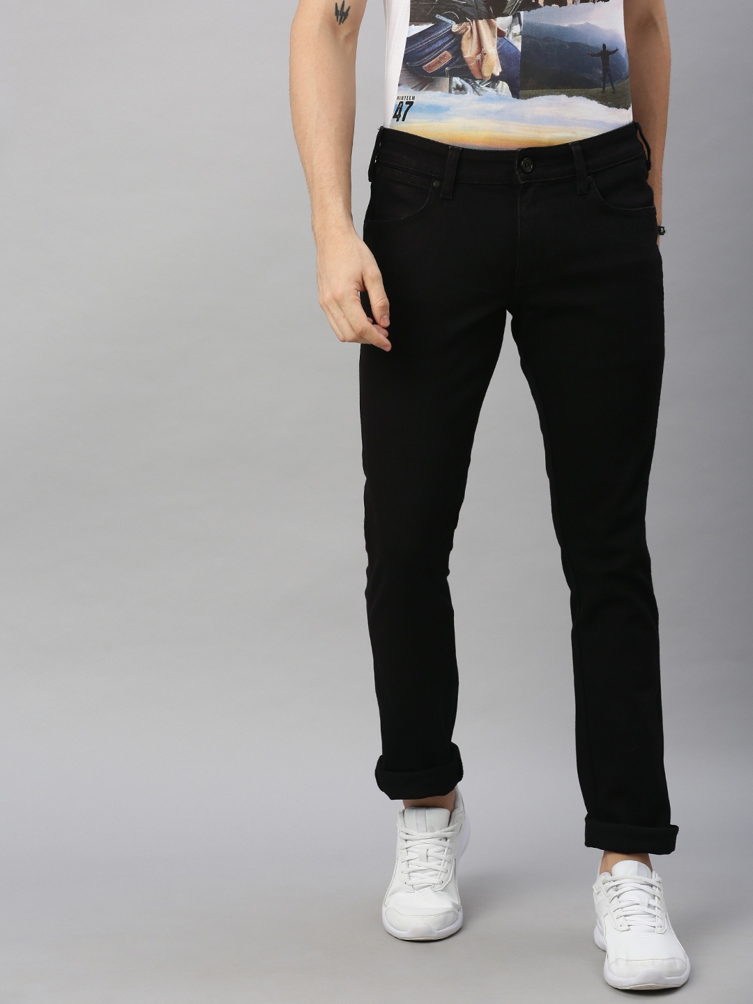 

Wrangler Men Black Rockville Regular Fit Low-Rise Clean Look Stretchable Jeans