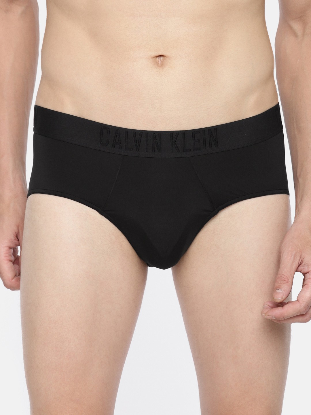 

Calvin Klein Underwear Men Black Silky Solid Basic Brief NB1303001