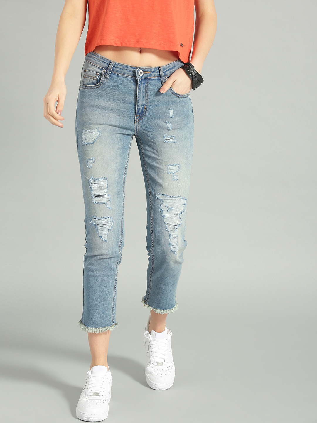 

Roadster Women Blue Straight Fit Mid-Rise Mildly Distressed Stretchable Cropped Jeans