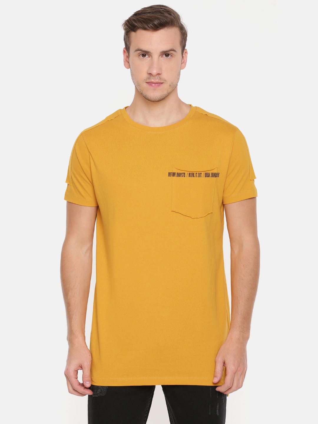 

SKULT by Shahid Kapoor Men Mustard Yellow Solid Round Neck Longline Pure Cotton T-shirt