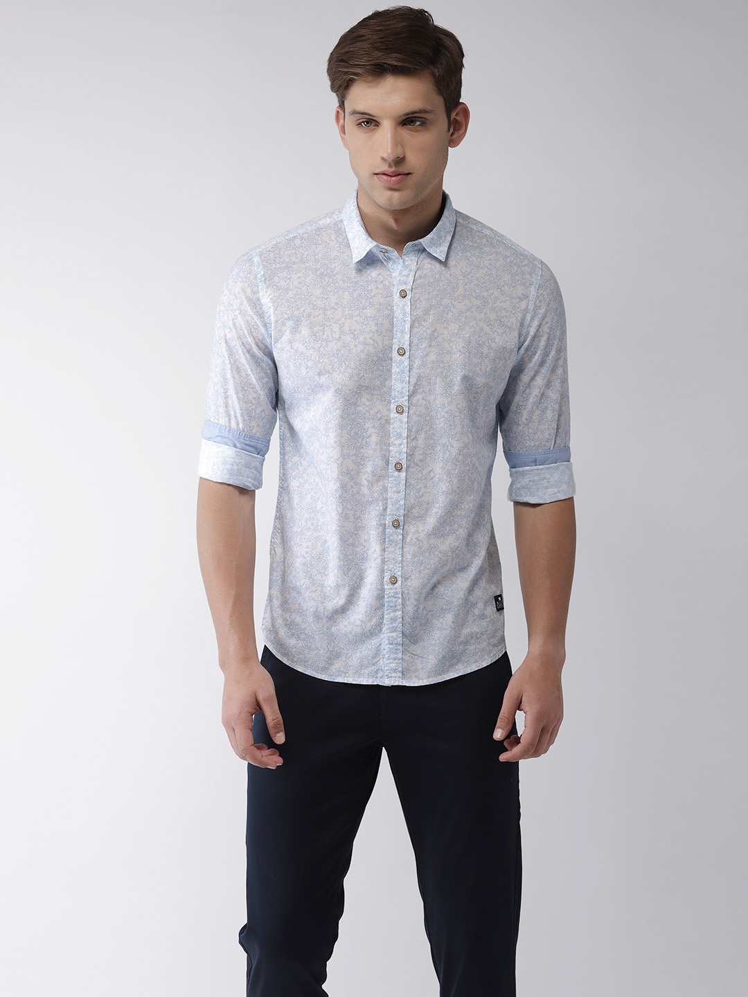 

Flying Machine Men Blue & White Regular Fit Printed Casual Shirt