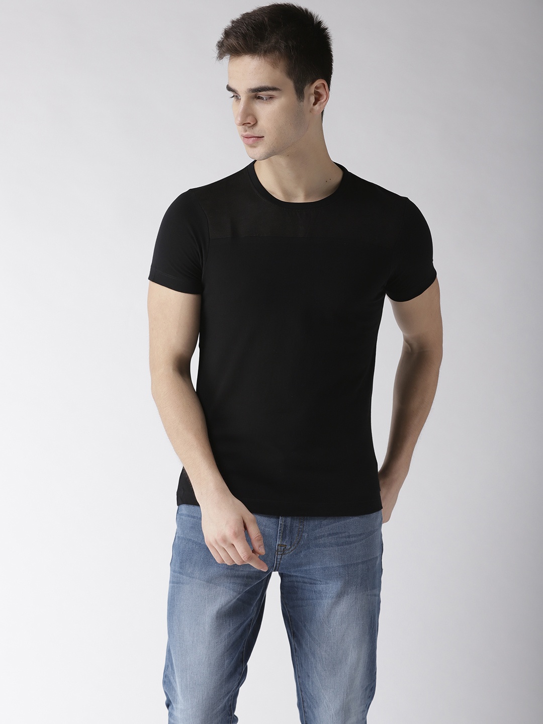 

Flying Machine Men Black Solid Round Neck Pure Cotton T-shirt