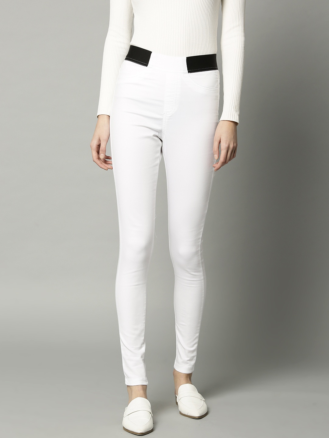 

Marks & Spencer Women White Solid Super Skinny Fit Jeggings