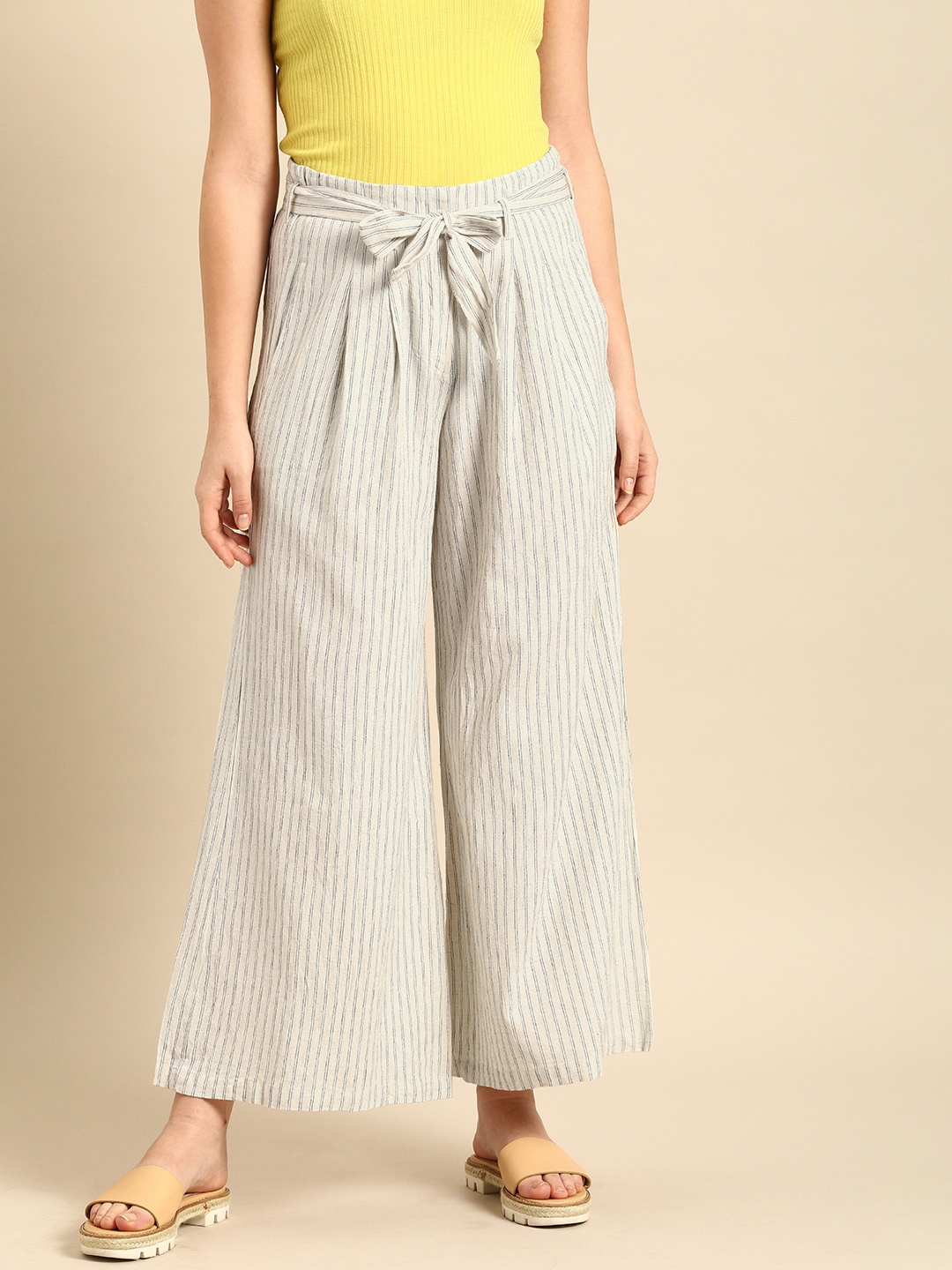 

ether Women Off-White & Navy Blue Regular Fit Striped Parallel Trousers