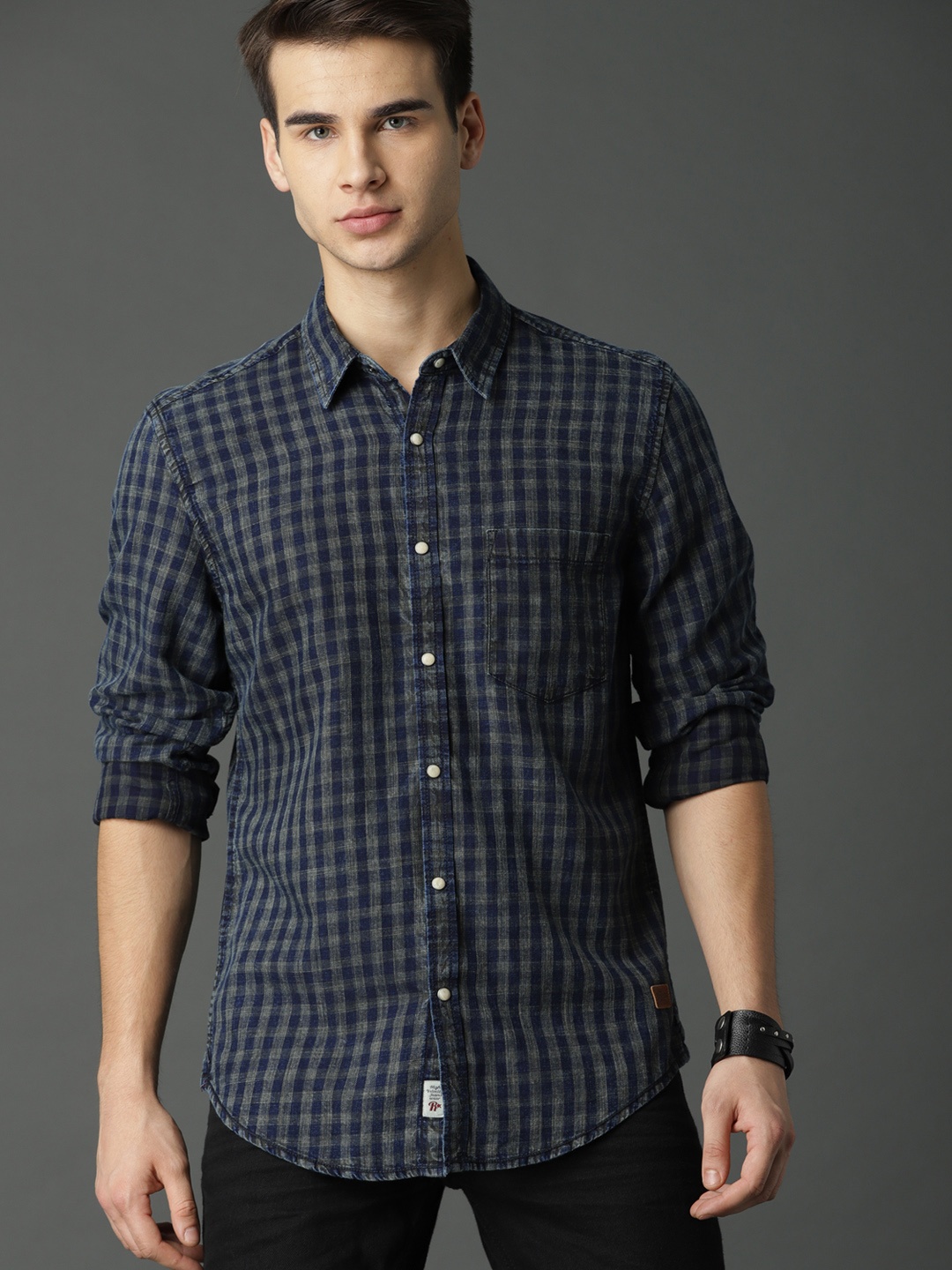 

Roadster Men Slub Indigo Gingham Shirt, Navy blue