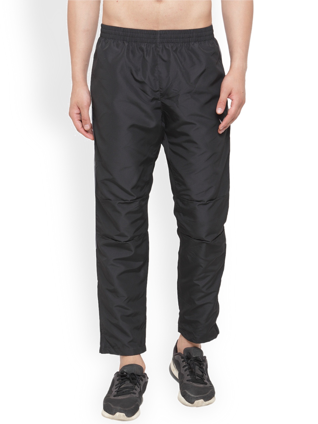 

Invincible Men Black Solid Straight-Fit Trackpant