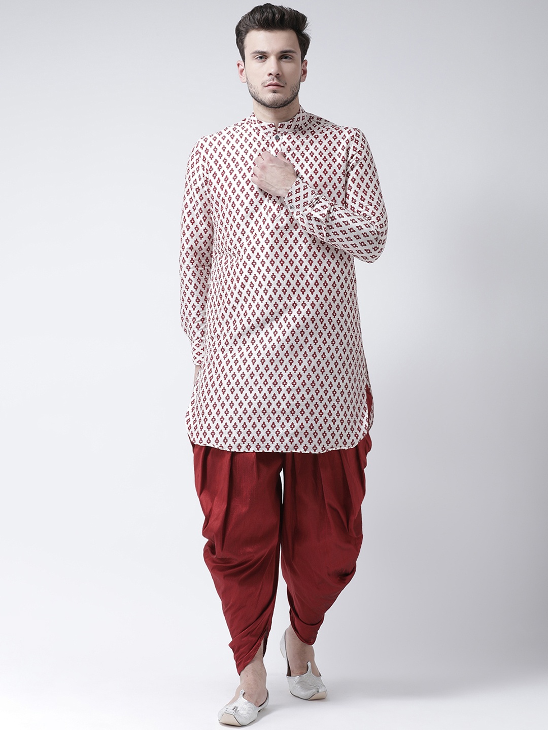 

DEYANN Men Off-White & Red Printed Kurta with Patiala