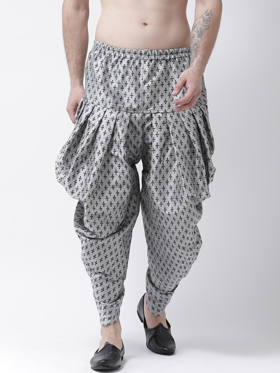 

DEVYAAN Men Grey & Black Printed Dhoti