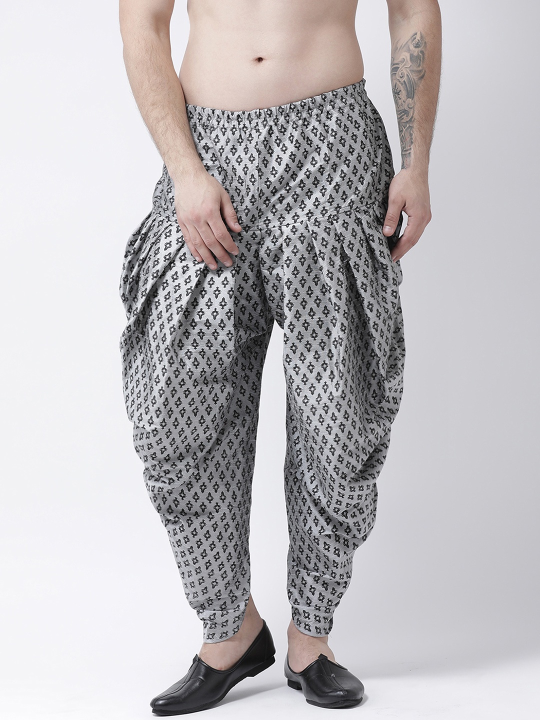 

DEVYAAN Men Grey & Black Printed Dhoti