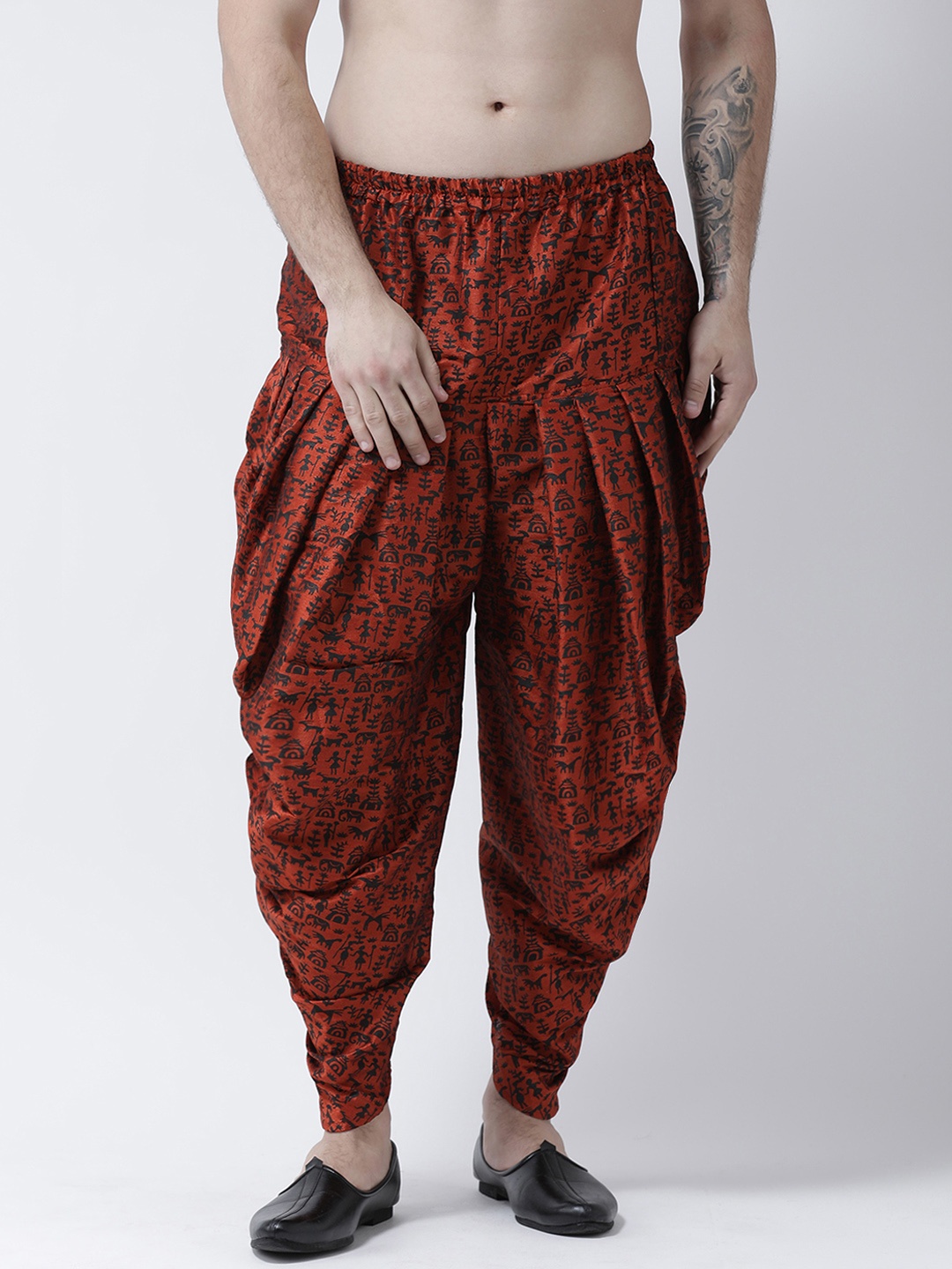 

DEVYAAN Men Rust-Coloured & Black Printed Dhoti