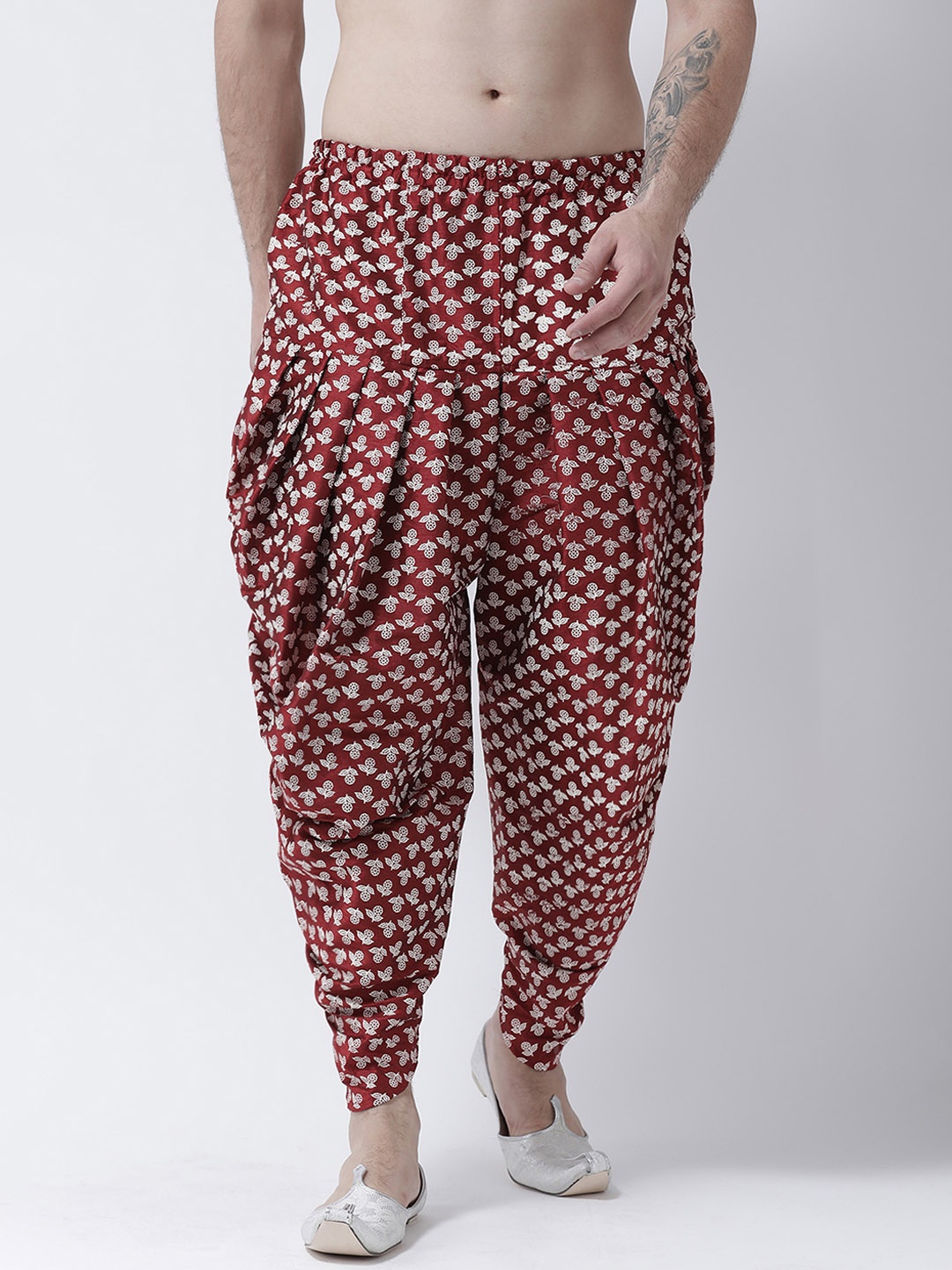 

DEVYAAN Men Red & White Printed Dhoti