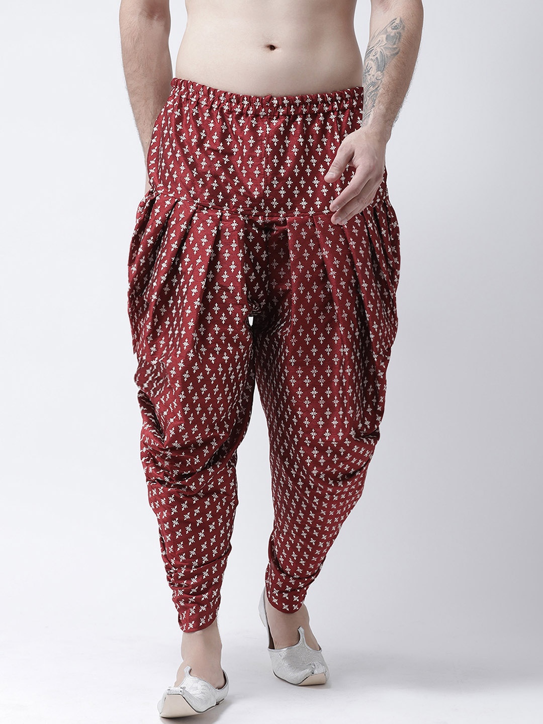 

DEVYAAN Men Red & White Printed Dhoti