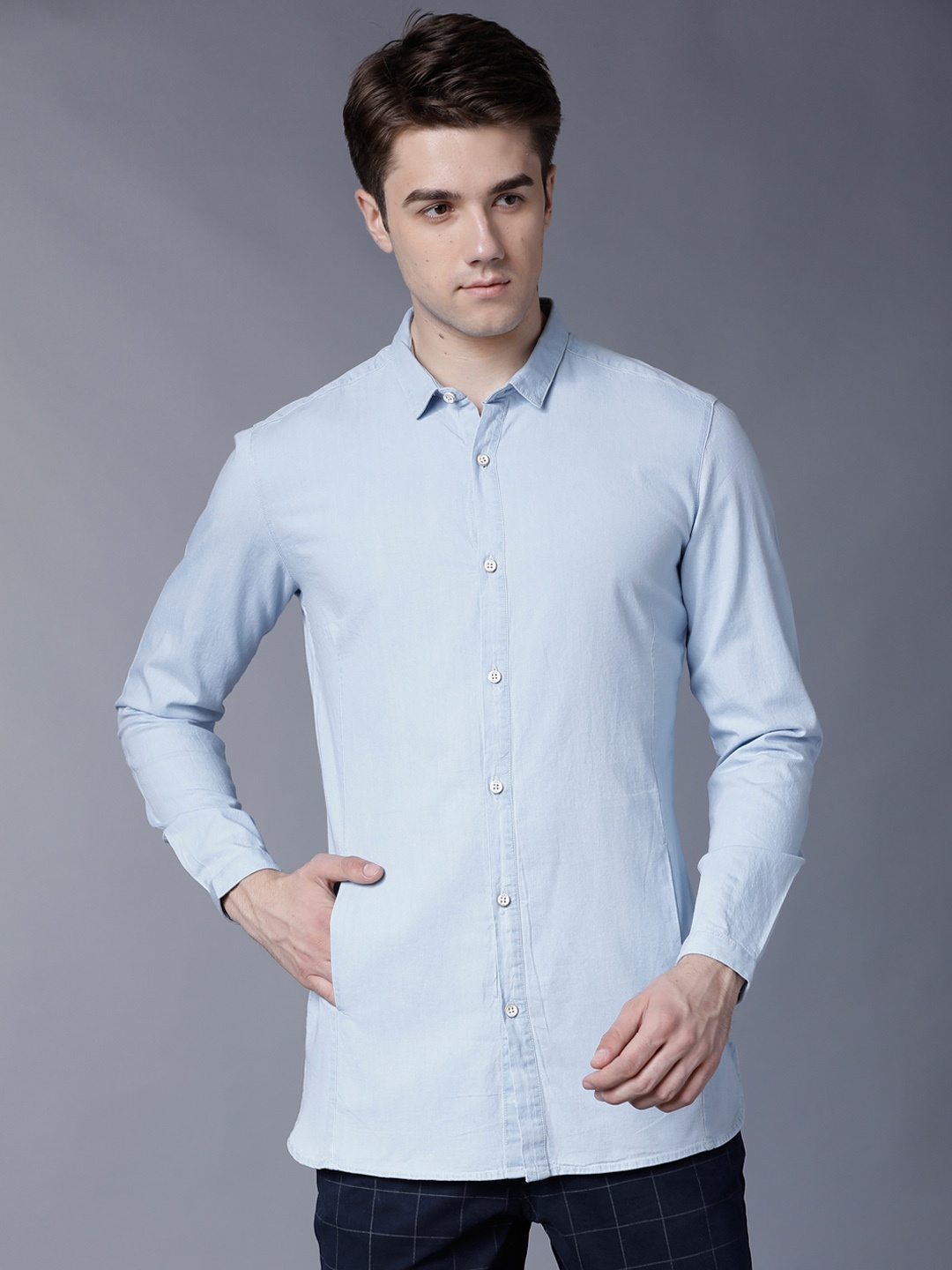 

LOCOMOTIVE Men Blue Slim Fit Solid Casual Shirt