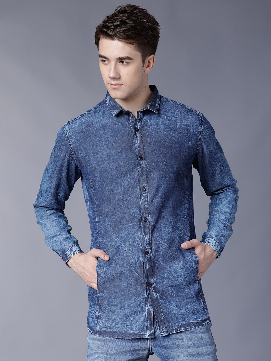 

LOCOMOTIVE Men Blue Slim Fit Solid Casual Shirt