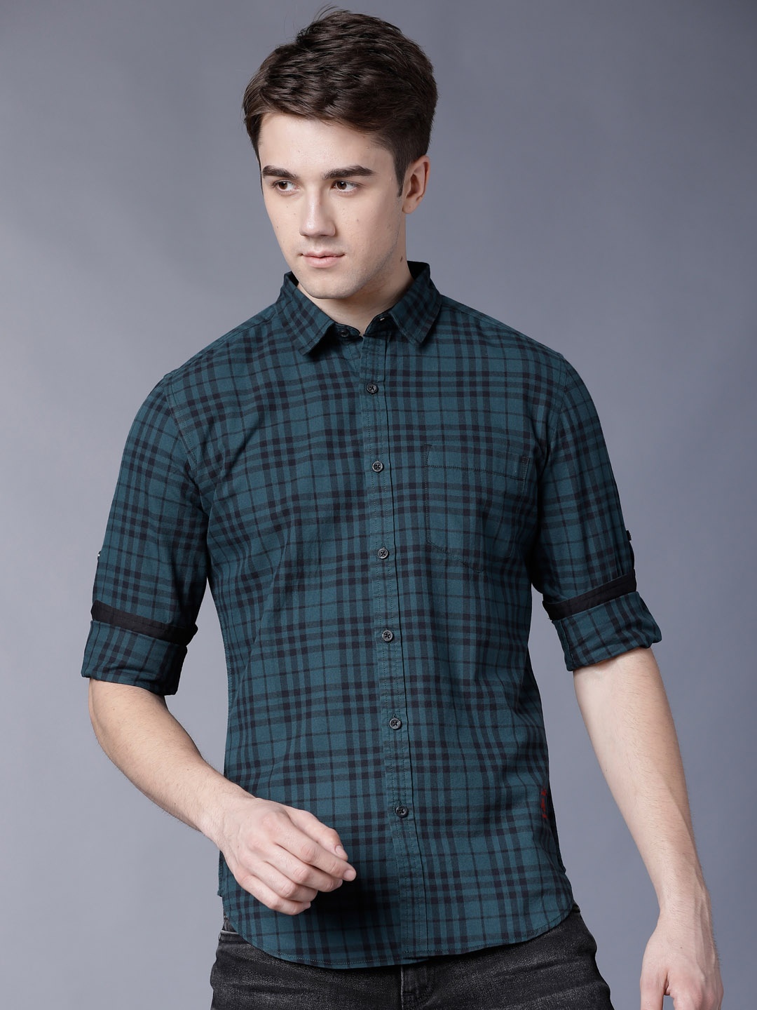 

LOCOMOTIVE Men Teal & Black Slim Fit Checked Casual Shirt