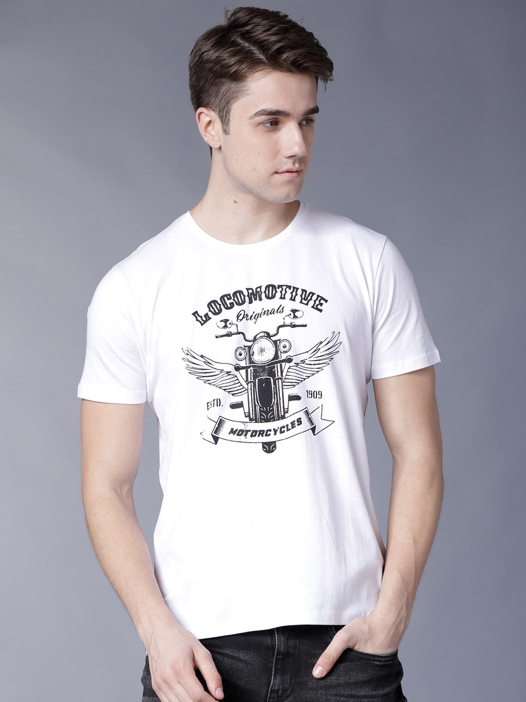 

LOCOMOTIVE Men White Printed Slim FitRound Neck T-shirt