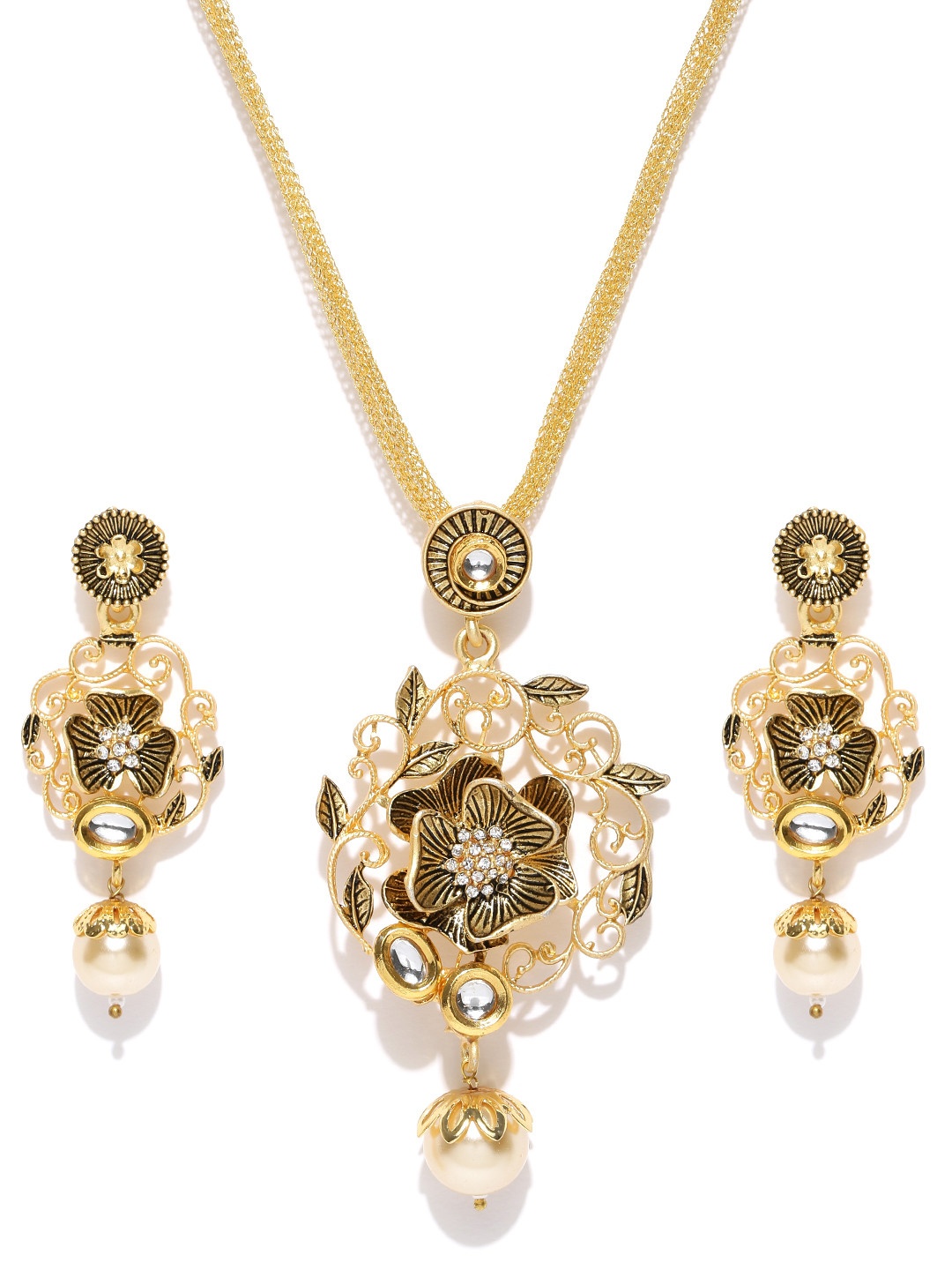 

PANASH Women Gold-Plated & White Floral-Shaped Kundan-Studded Jewellery Set
