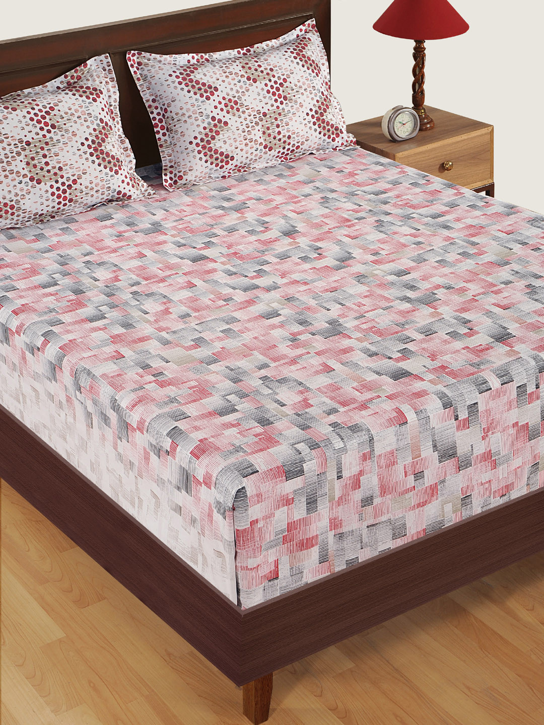 

SWAYAM White & Red Geometric Fitted 180 TC Cotton 1 Queen Bedsheet with 2 Pillow Covers