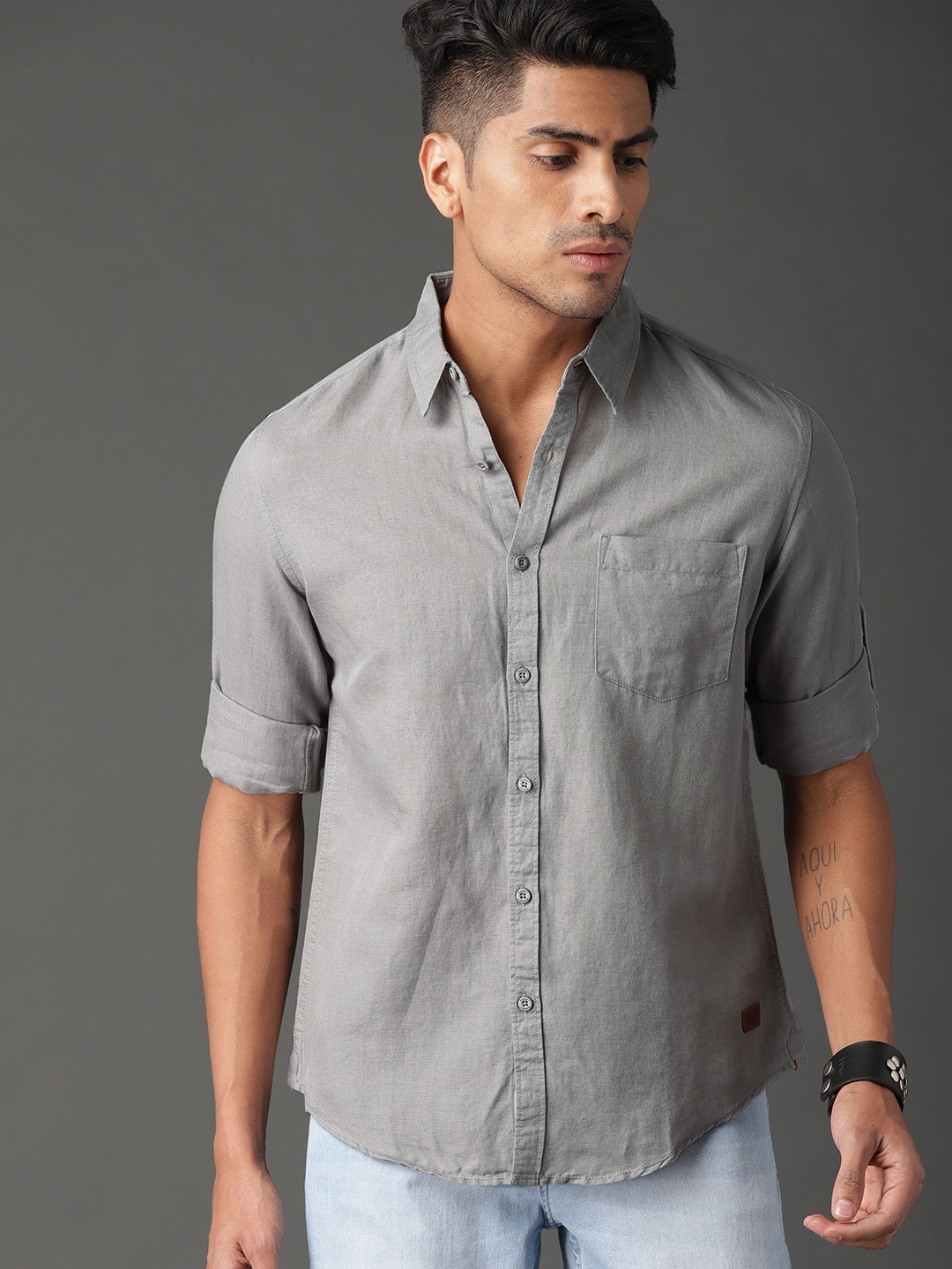 

Roadster Men Grey Solid Slub Casual Shirt