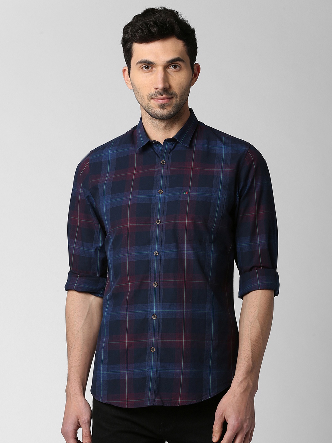 

Peter England Casuals Men Navy Blue & Maroon Slim Fit Checked Casual Shirt