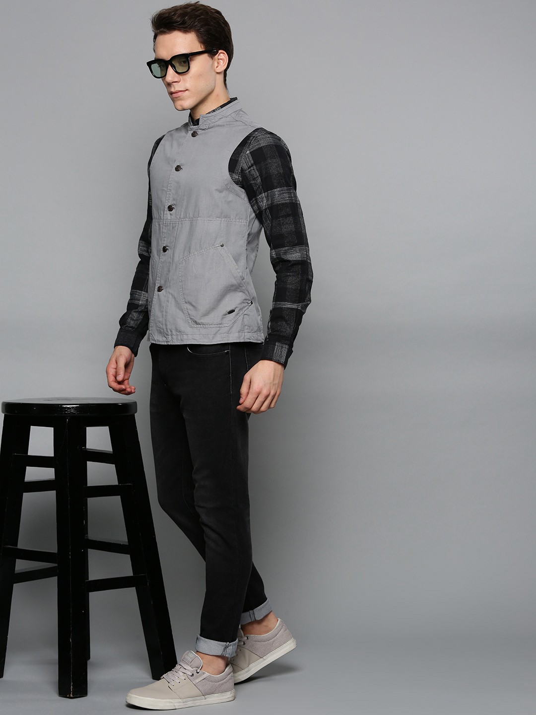 

Blackberrys Men Grey Solid Regular Fit Pure Cotton Nehru Jacket