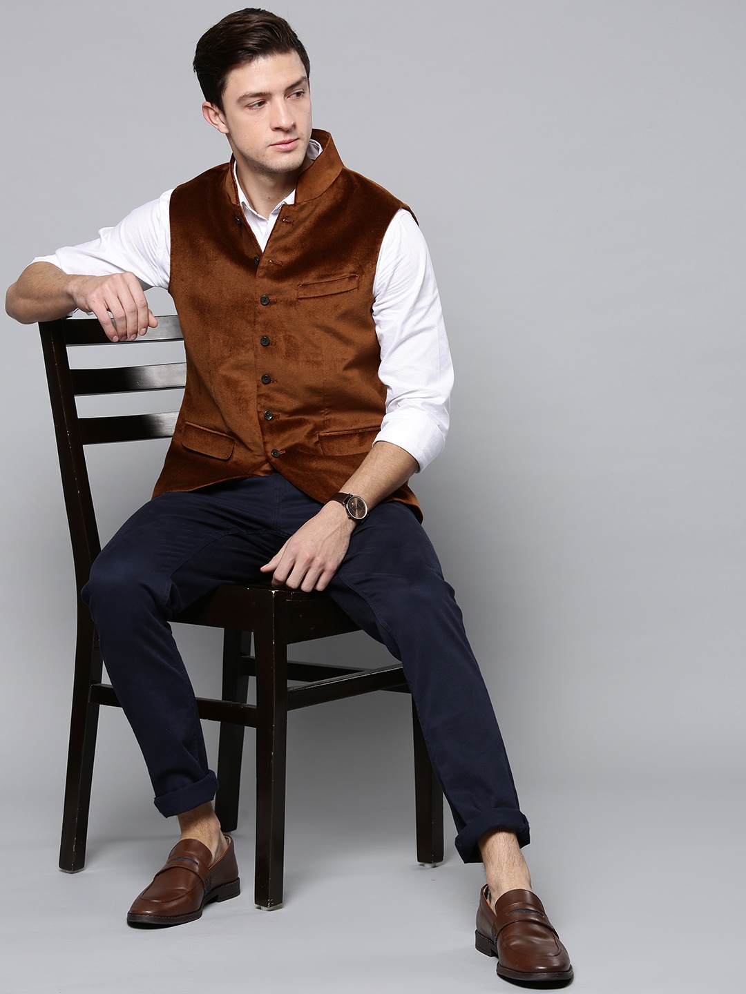

Blackberrys Men Brown Solid Velvet Finish Slim Fit Nehru jacket
