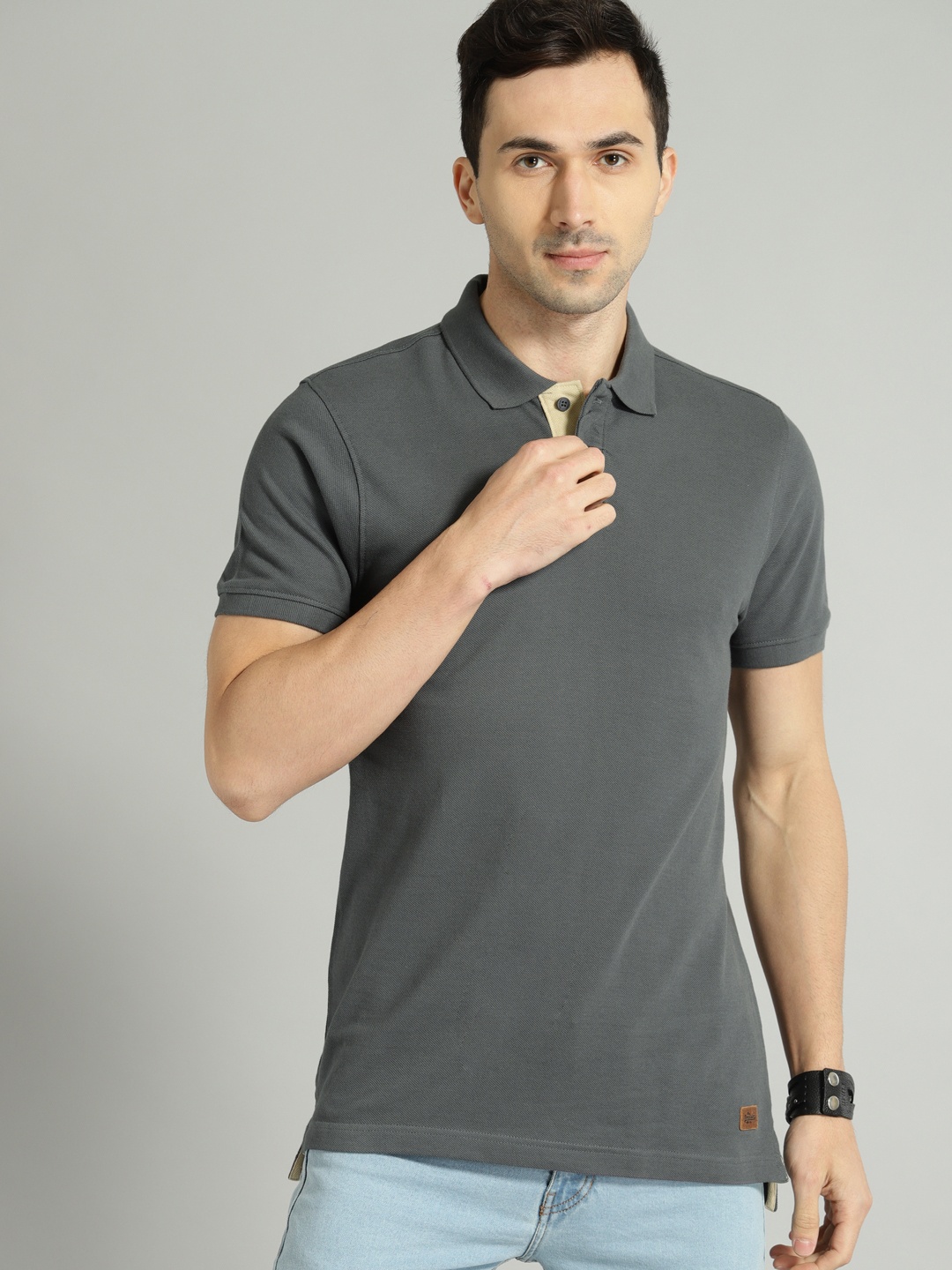 

Roadster Men Grey Solid Polo Pure Cotton T-shirt