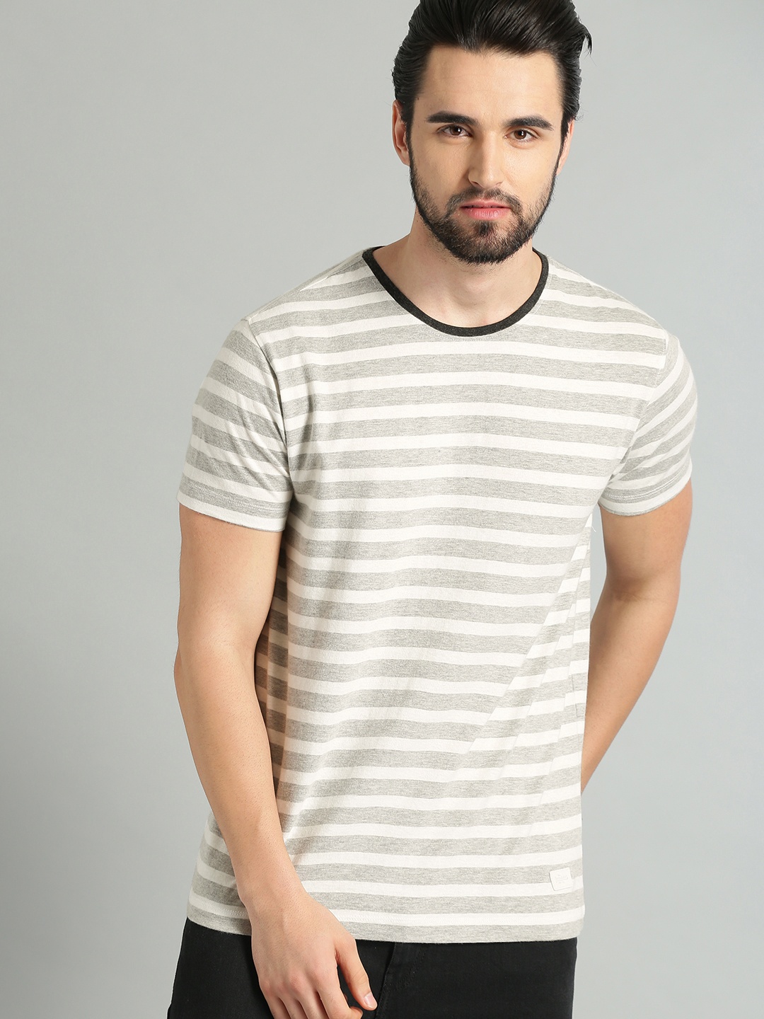 

Roadster Men Off-White Grey Melange Striped Round Neck Pure Cotton T-shirt