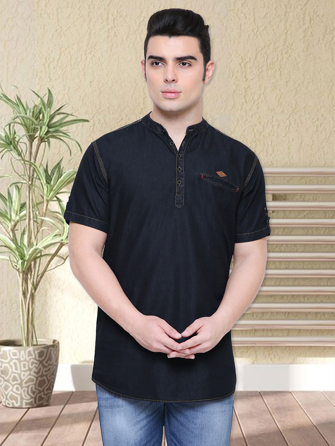

Kuons Avenue Men Black Solid Straight Kurta