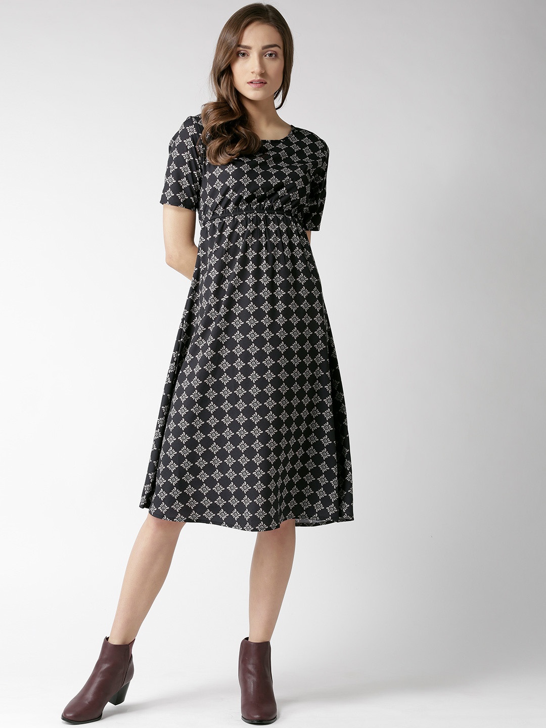 

Hubberholme Women Black & Grey Printed Empire Dress