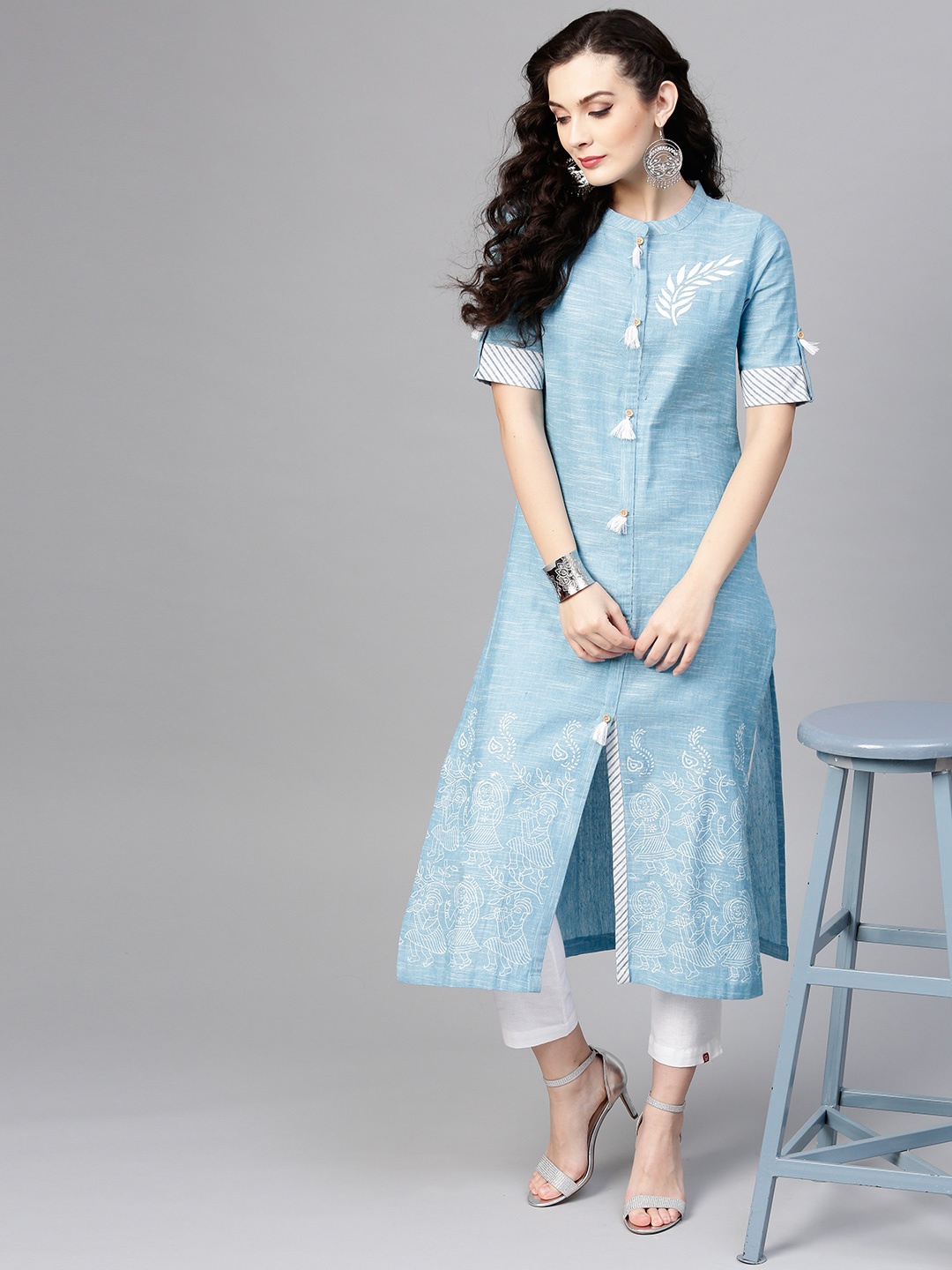 

Pannkh Women Blue Self-Design Straight Kurta with Printed Detail