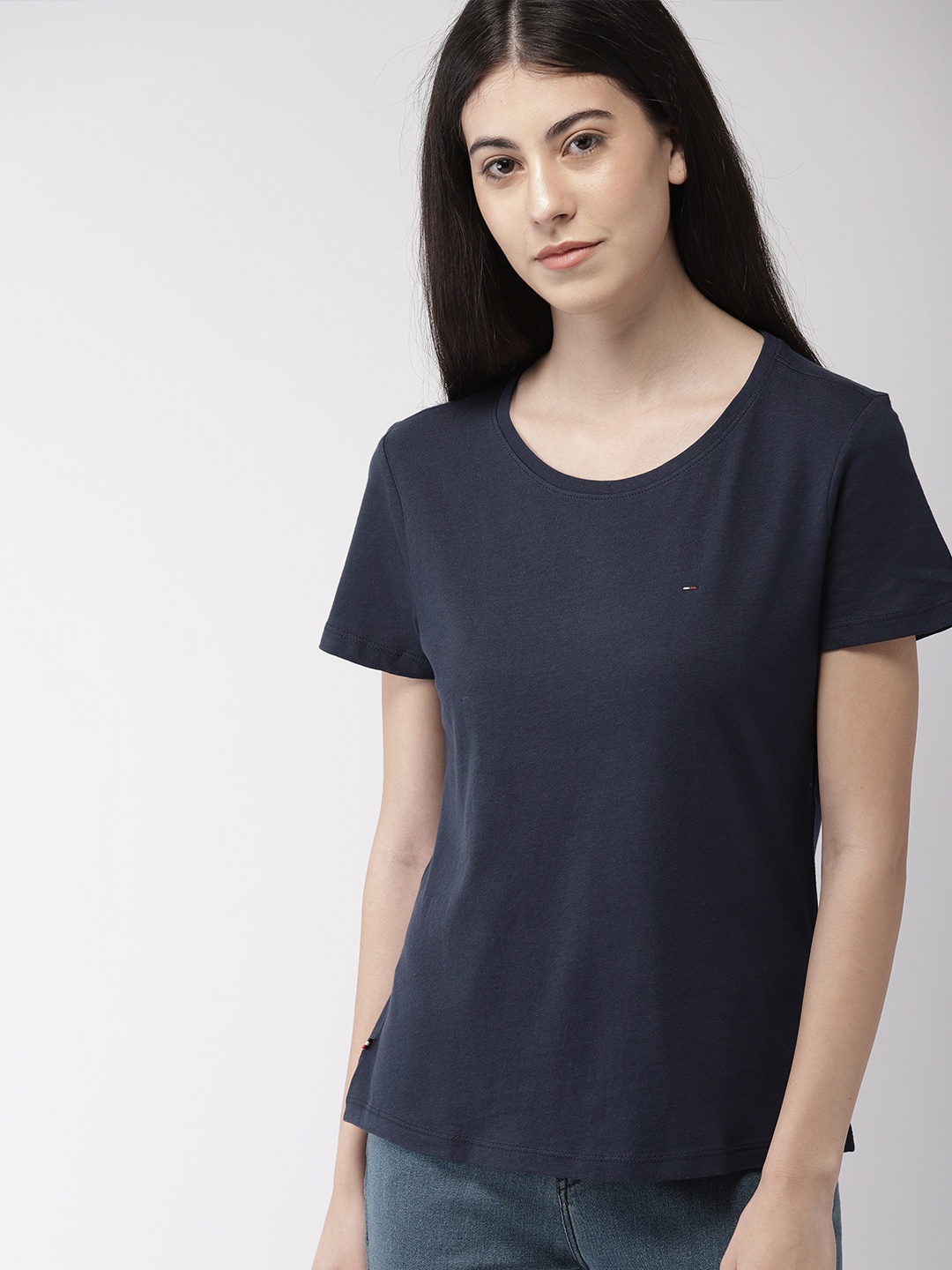 

Tommy Hilfiger Women Navy Blue Solid Round Neck Pure Cotton T-shirt