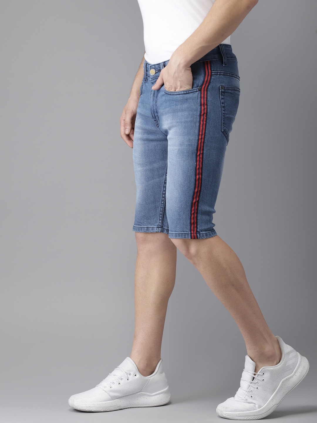 

Campus Sutra Men Blue Washed Regular Fit Denim Shorts