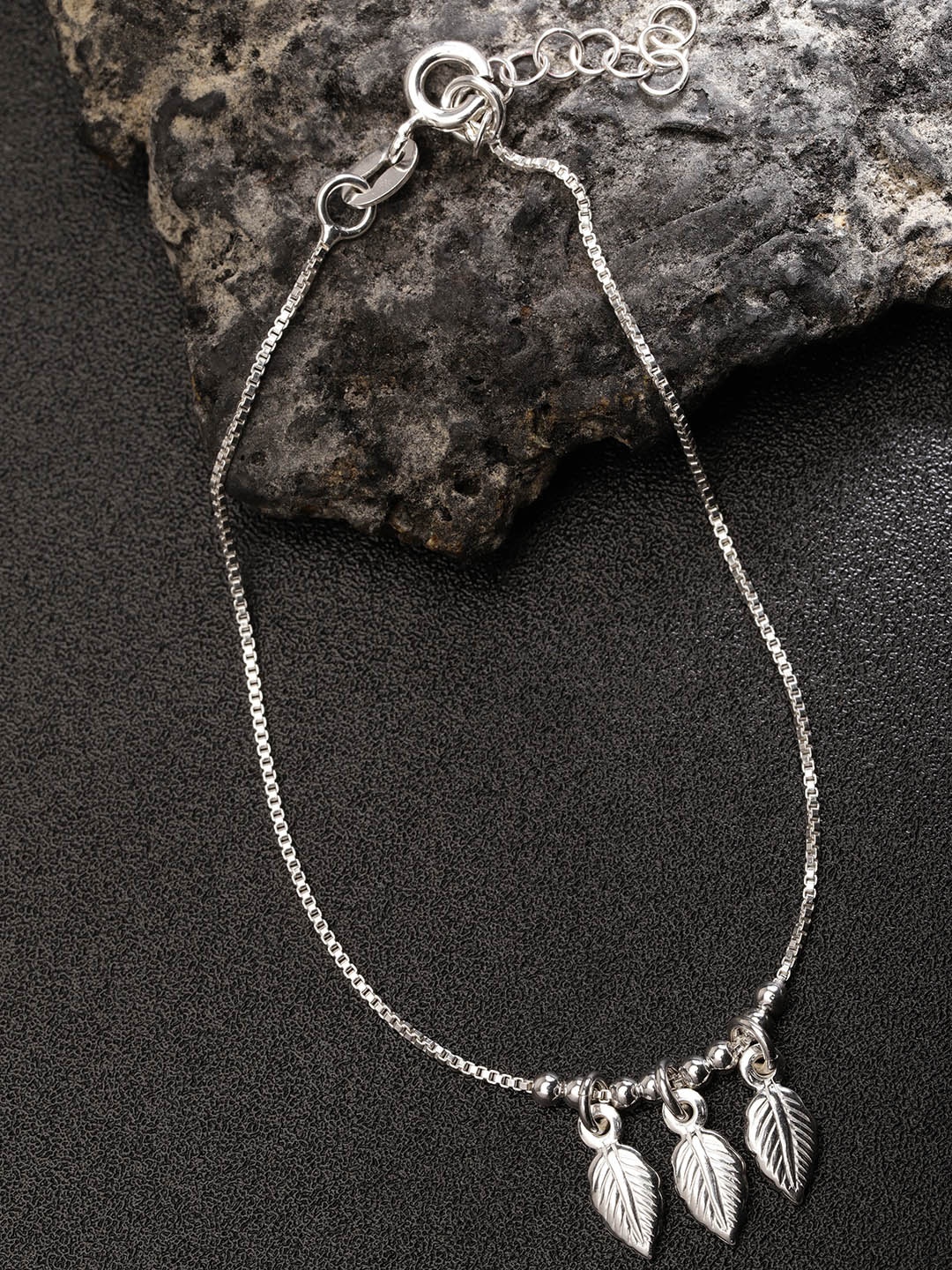 

Carlton London 925 Sterling Silver Leaf-Shaped Charm Bracelet