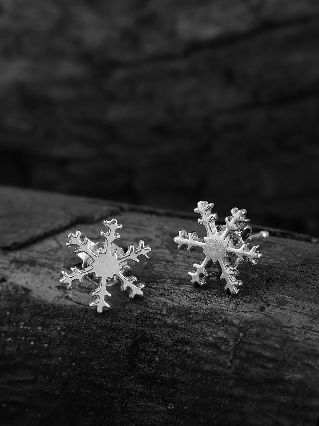 

Carlton London 925 Sterling Silver-Plated Floral Studs