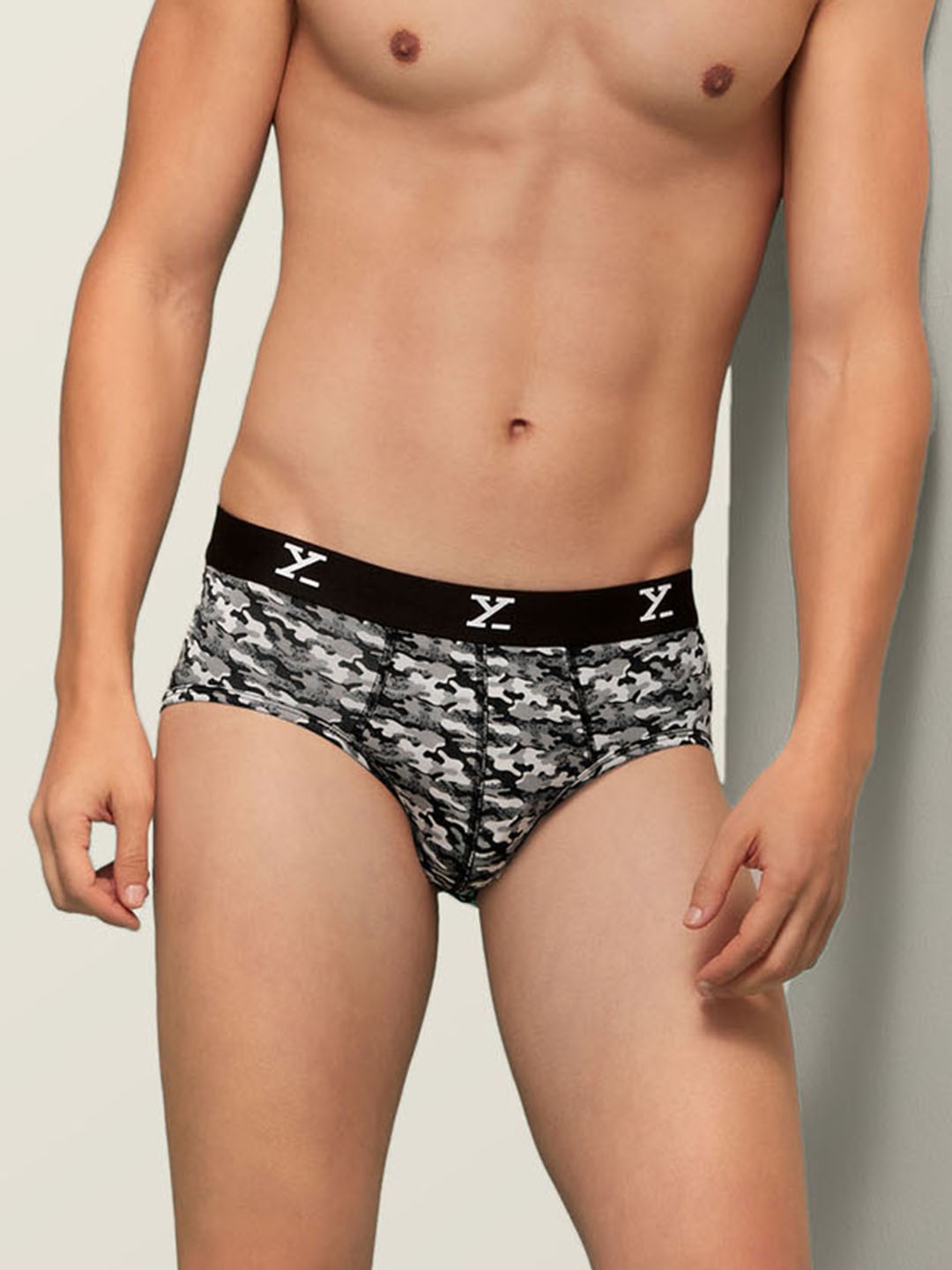 

XYXX Men IntelliSoft Antimicrobial Micro Modal Shuffle Briefs XYBRF43S, Black