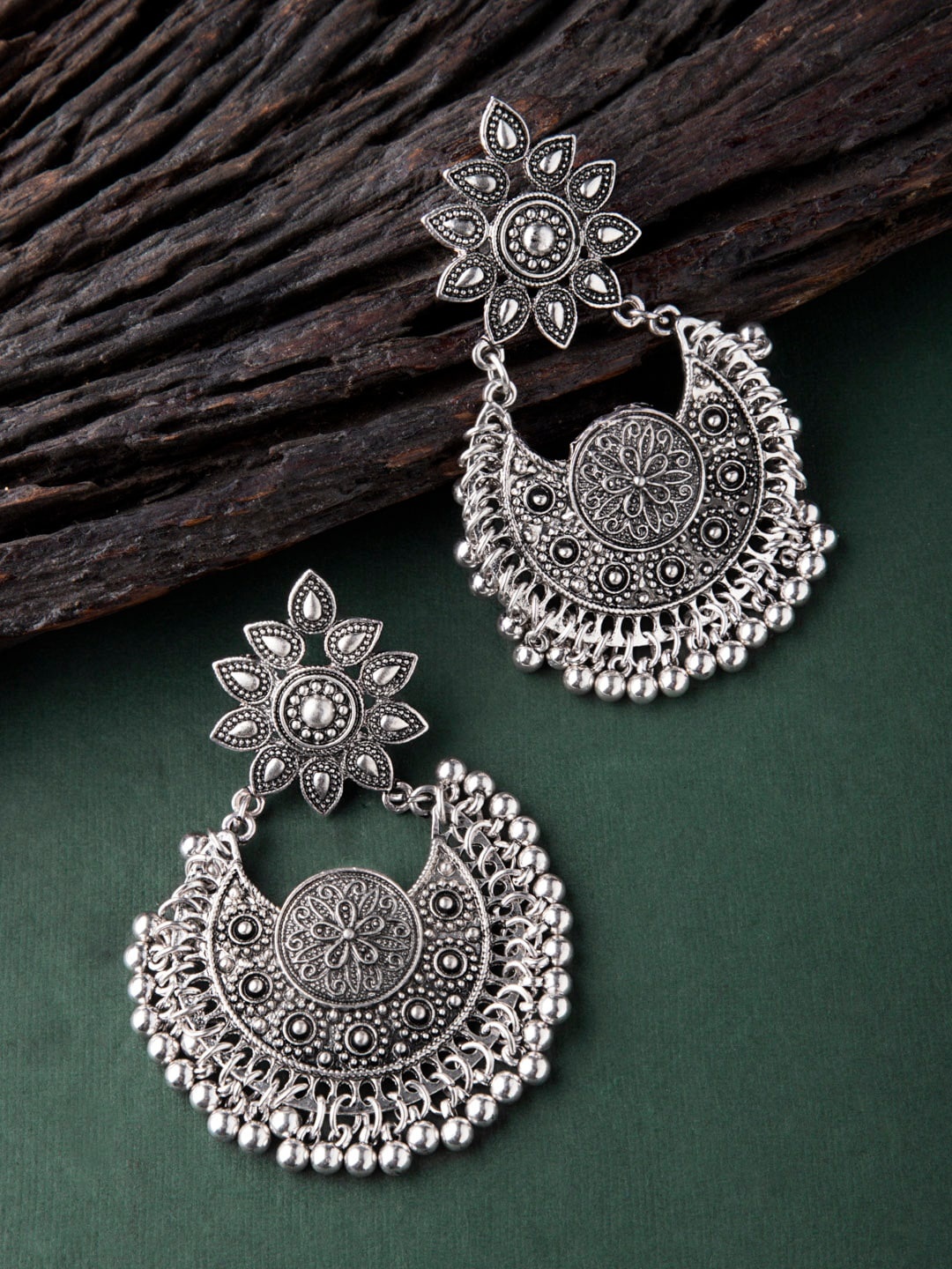 

Rubans Silver-Toned Oxidised Crescent Shaped Chandbalis
