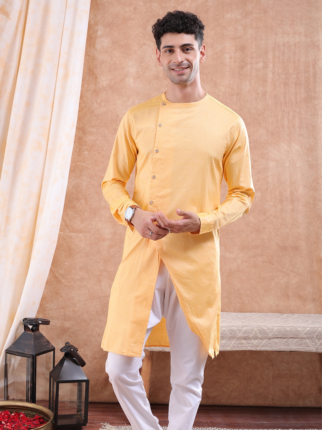 

Freehand by The Indian Garage Co Men Yellow Solid Straight Kurta