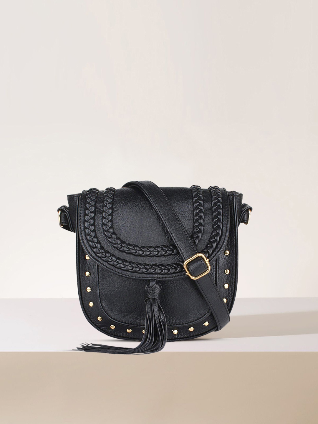 

Lychee bags Black Solid Sling Bag