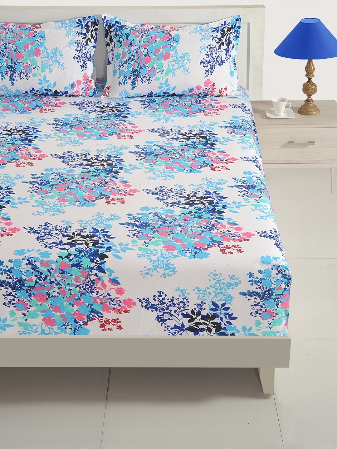 

SWAYAM White & Blue Floral Fitted 160 TC Cotton 1 Queen Bedsheet with 2 Pillow Covers