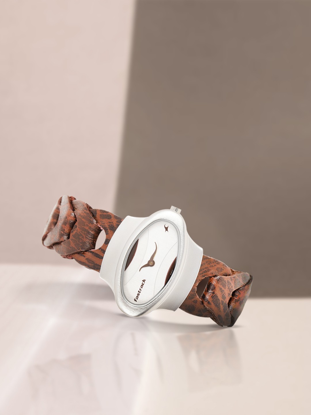 

Fastrack Women White Analogue Watch NK6004SL01