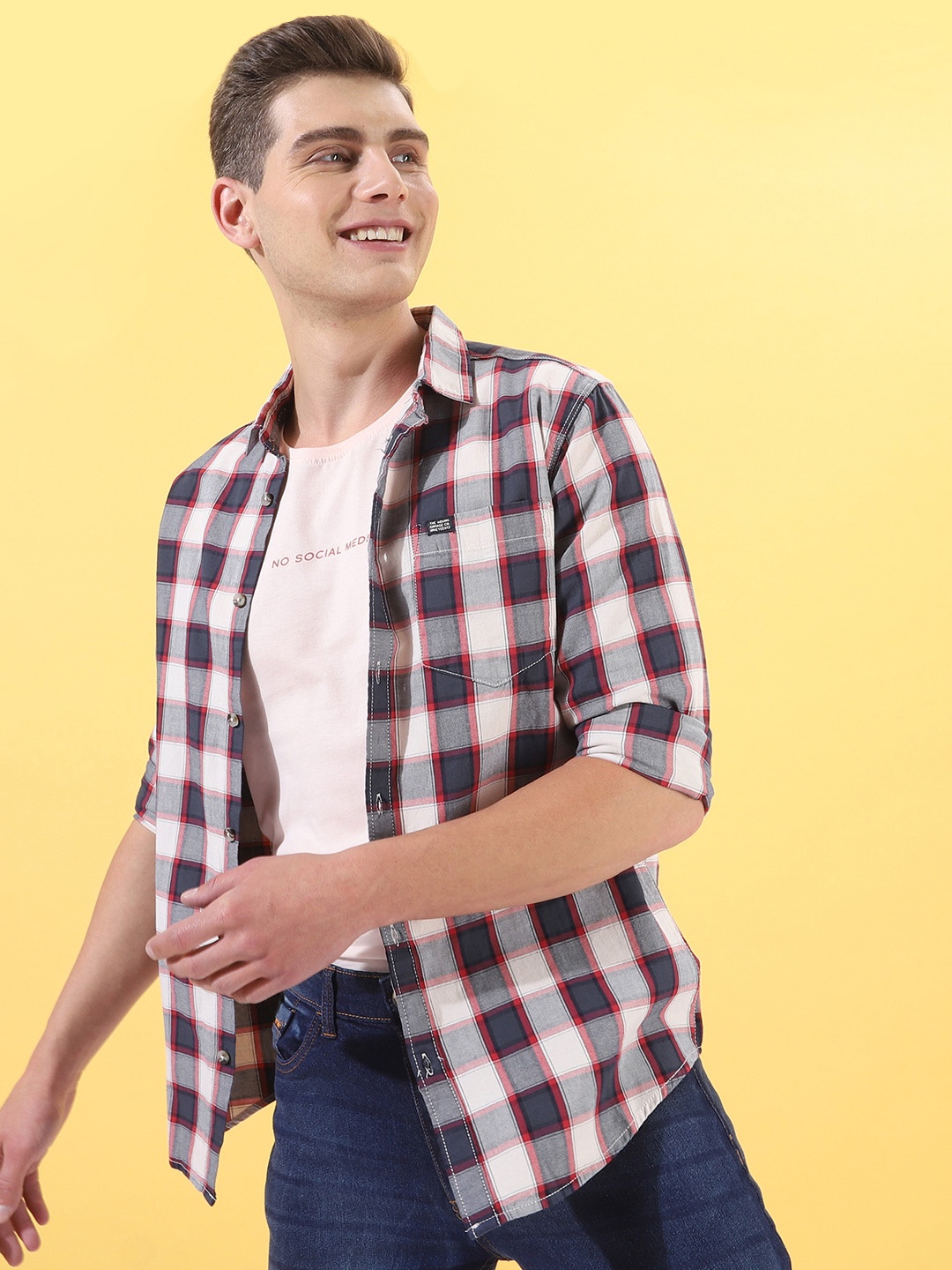 

The Indian Garage Co Men White & Navy Blue Slim Fit Checked Casual Shirt, Cream