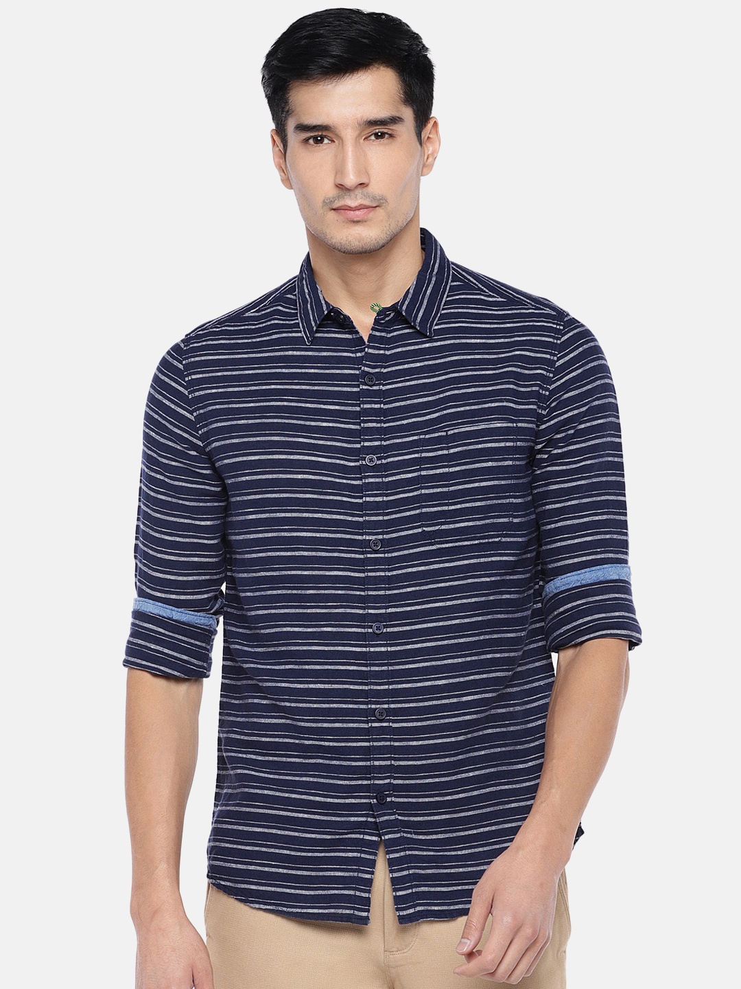 

SPYKAR Men Navy Blue & White Slim Fit Striped Casual Shirt