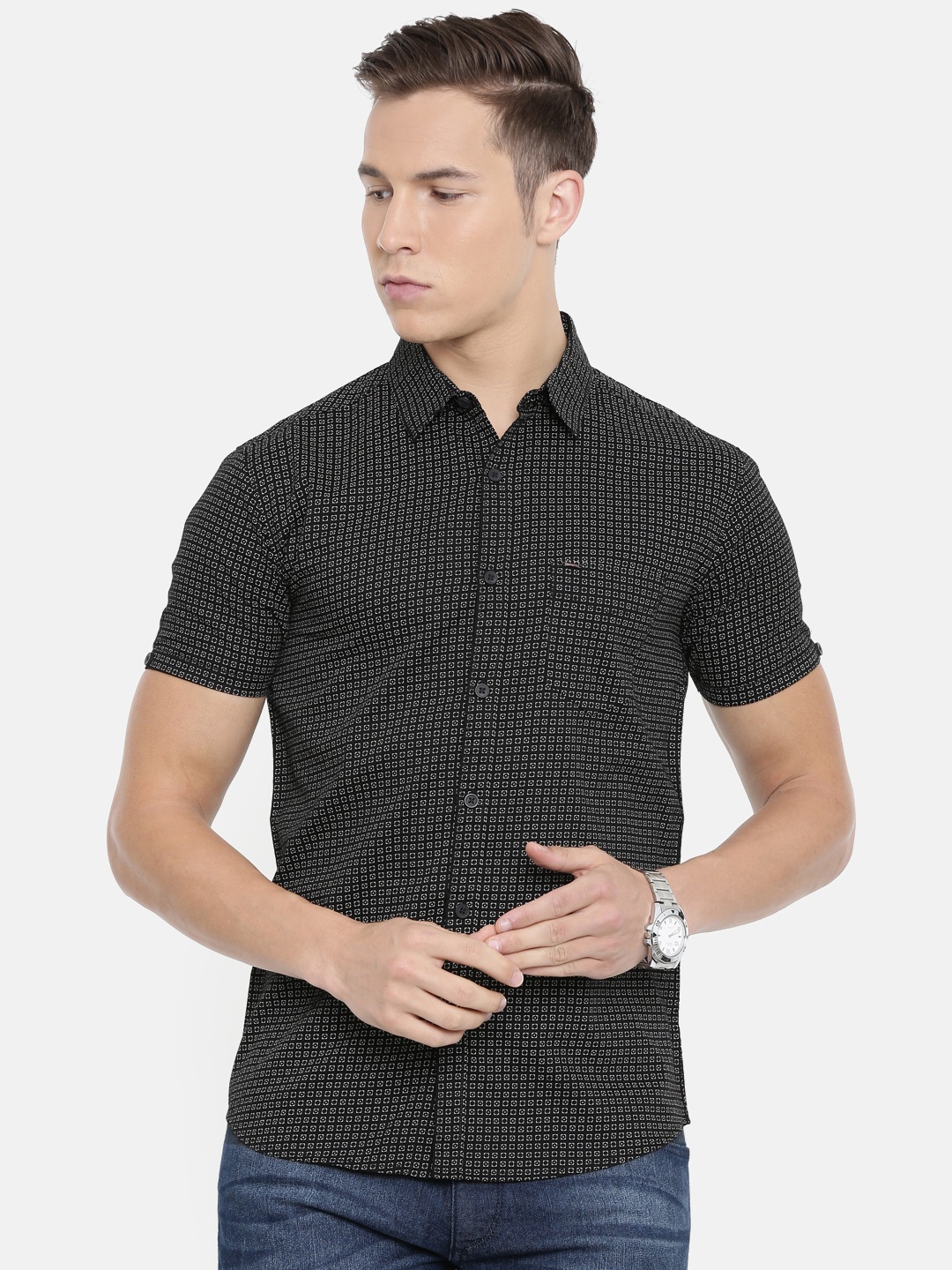 

SPYKAR Men Black Slim Fit Printed Casual Shirt