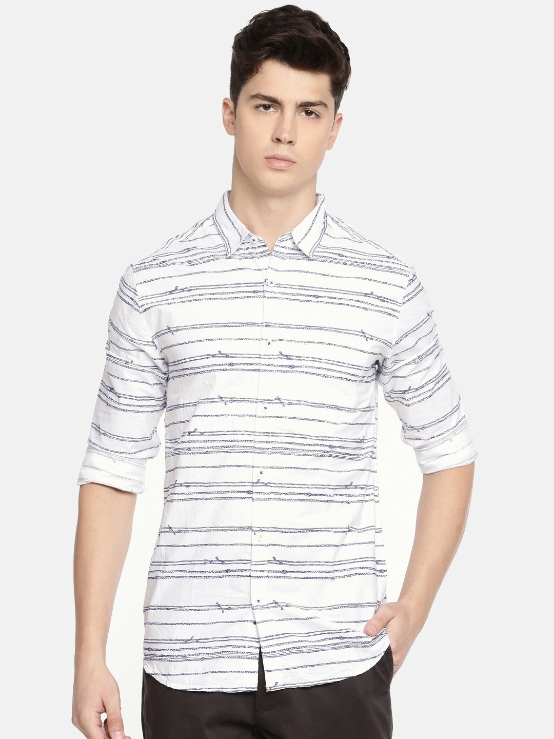 

SPYKAR Men White & Navy Blue Slim Fit Striped Casual Shirt